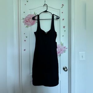 Black sleeveless knee-length dress P2P 18.5